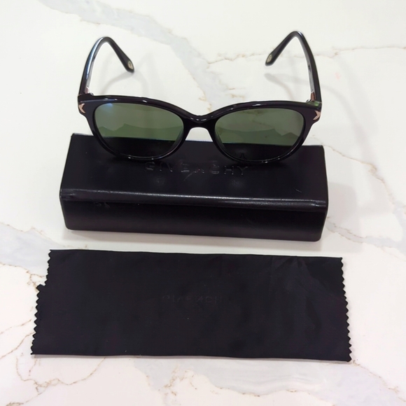 GIVENCHY Prescription Glasses - Picture 4 of 10